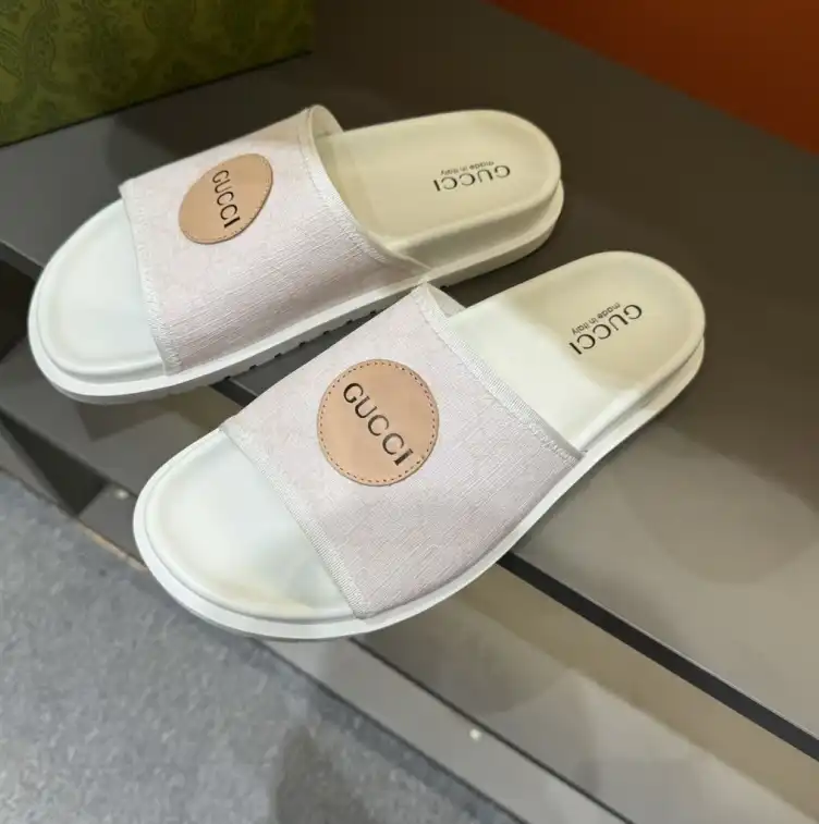 hype Gucci Slippers