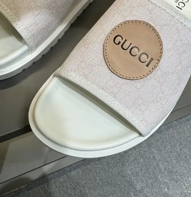 hype Gucci Slippers