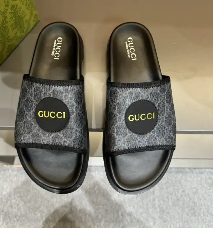 hype Gucci Slippers