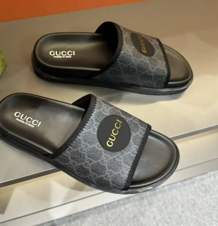 hype Gucci Slippers