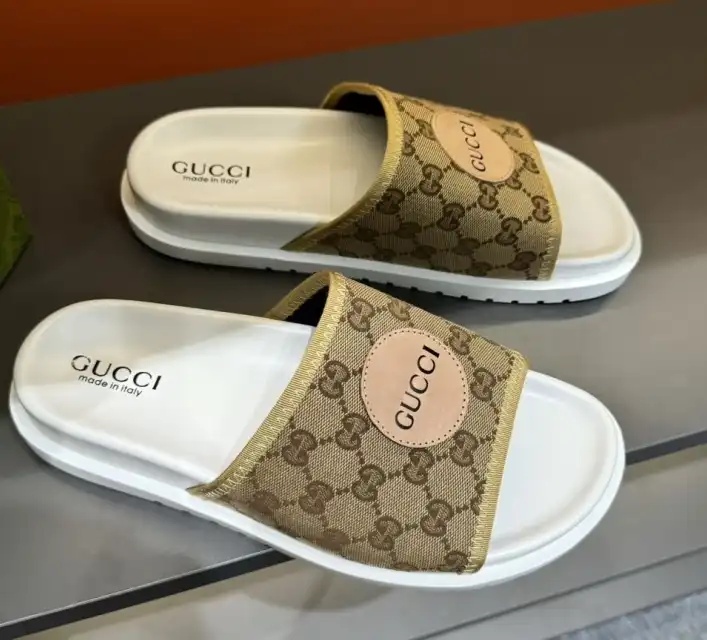 hype Gucci Slippers