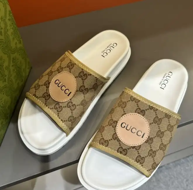 hype Gucci Slippers