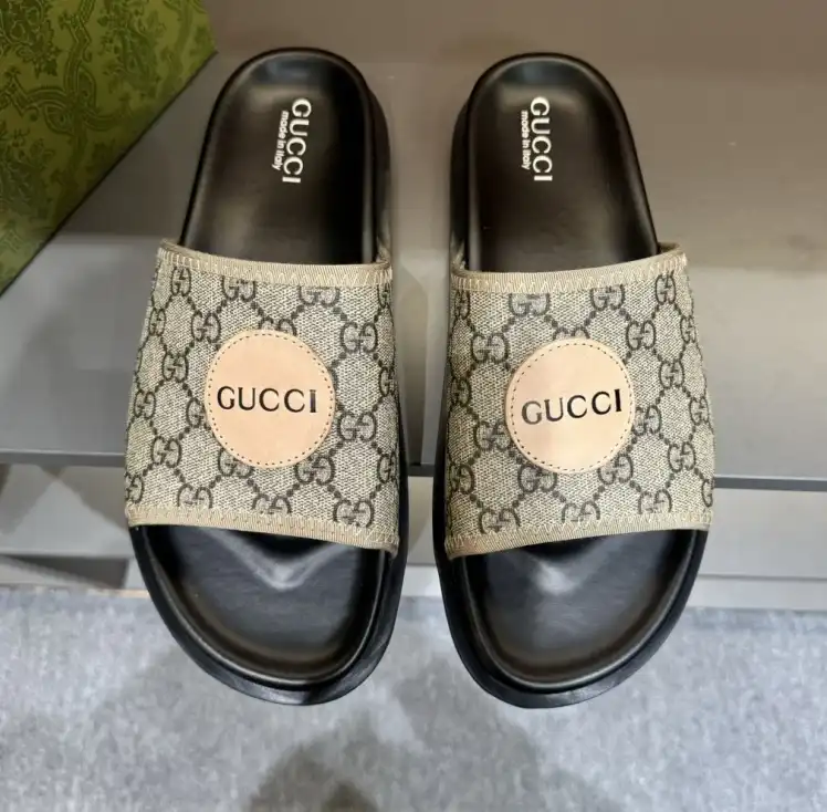 hype Gucci Slippers