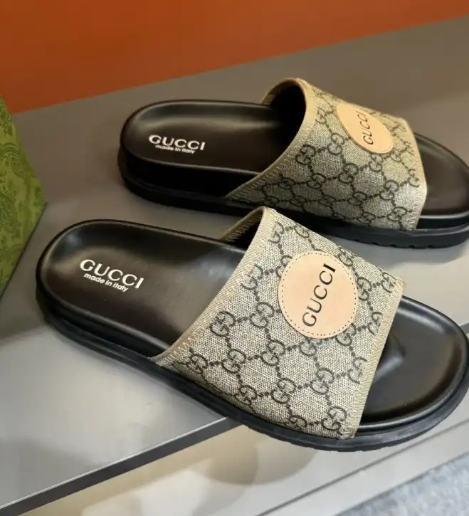 hype Gucci Slippers