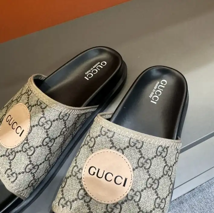 hype Gucci Slippers