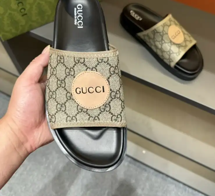 hype Gucci Slippers