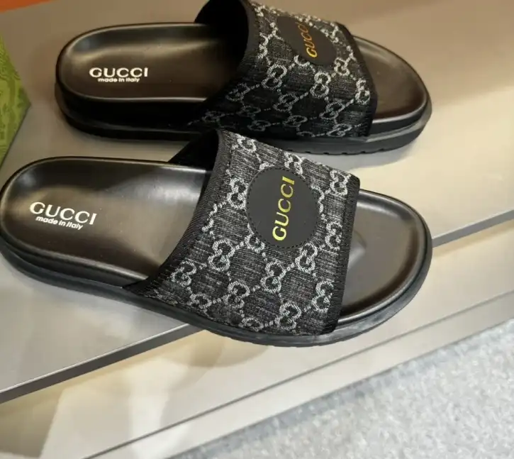 hype Gucci Slippers