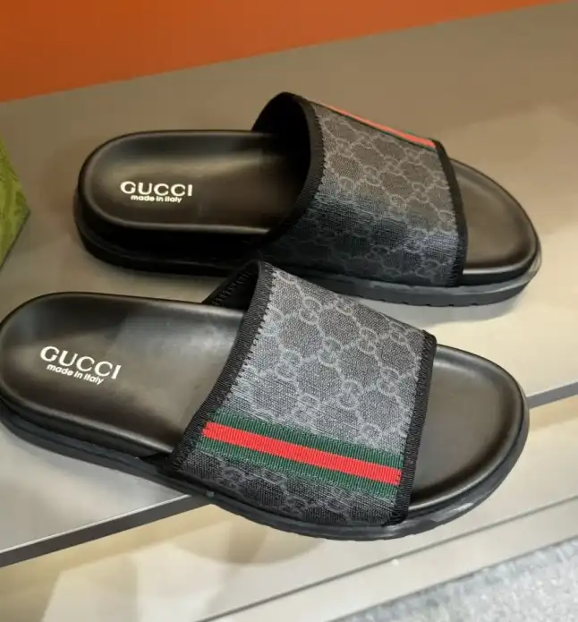 hype Gucci Slippers