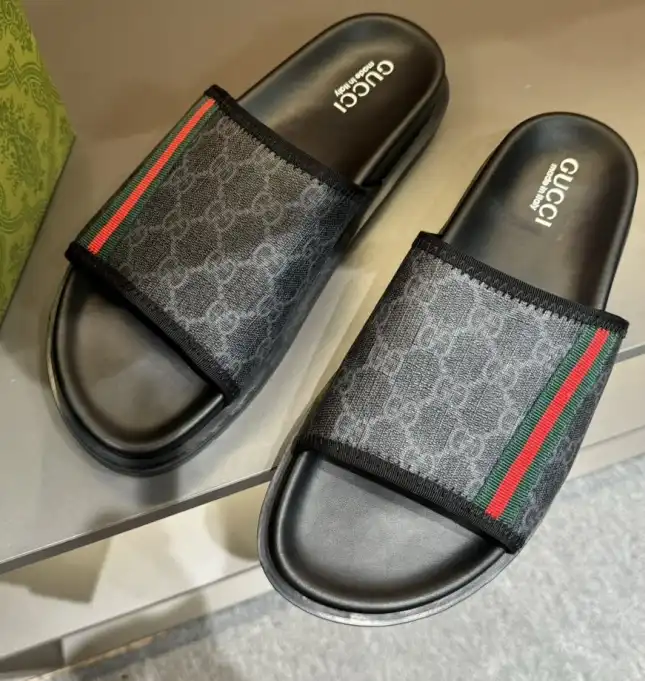 hype Gucci Slippers