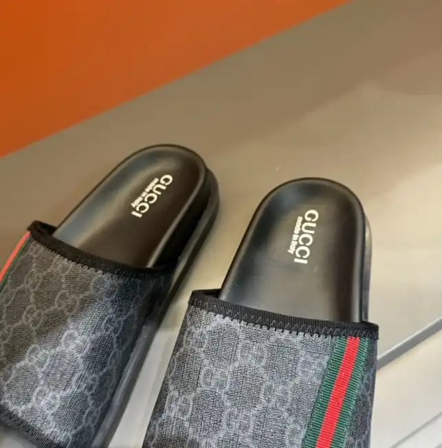 hype Gucci Slippers