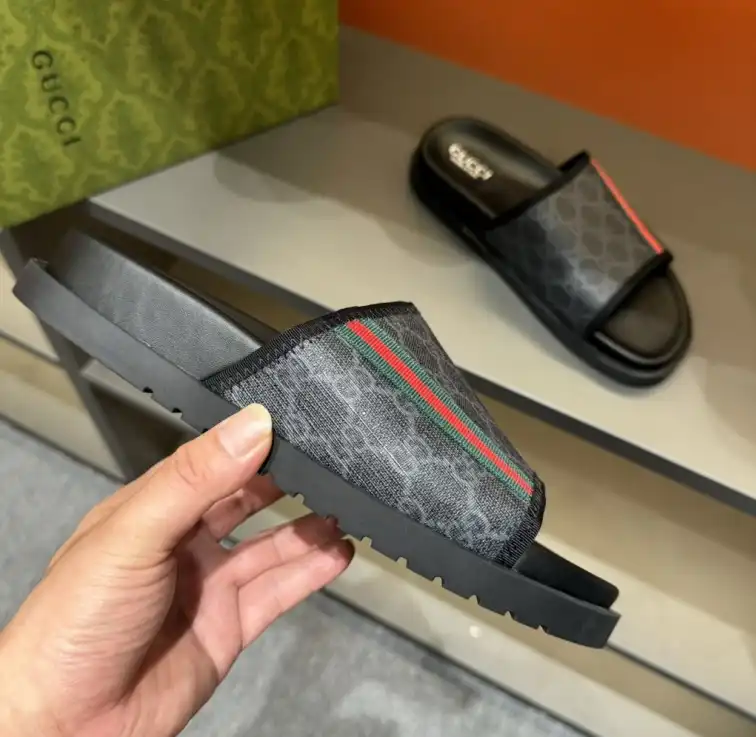 hype Gucci Slippers