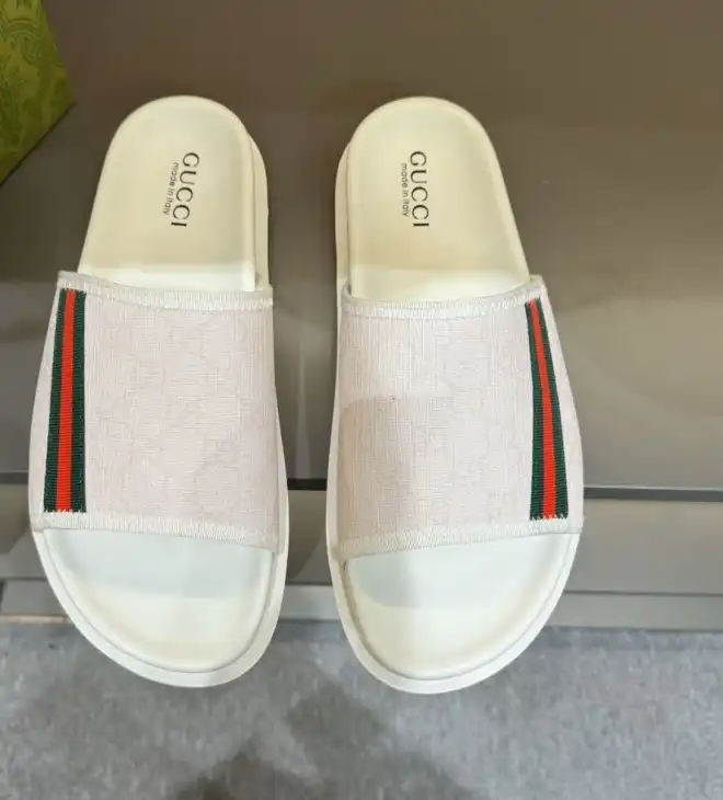 hype Gucci Slippers