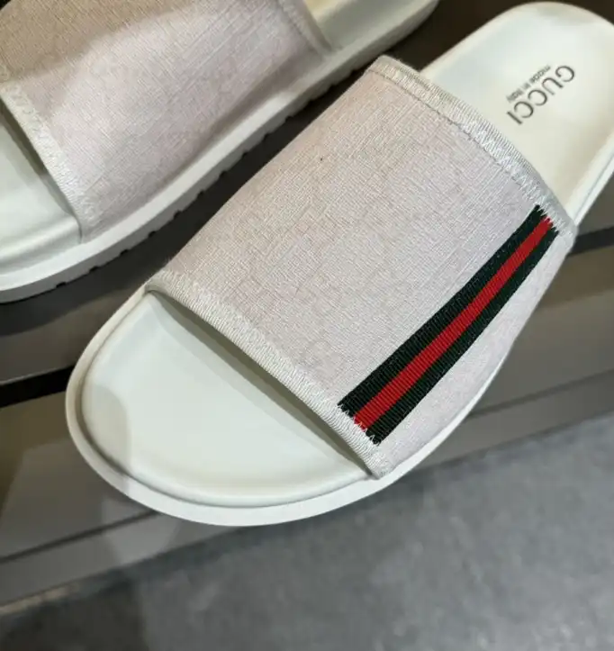 hype Gucci Slippers