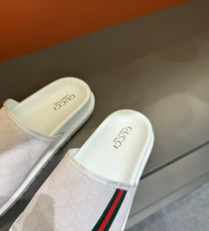 hype Gucci Slippers