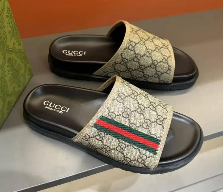 hype Gucci Slippers