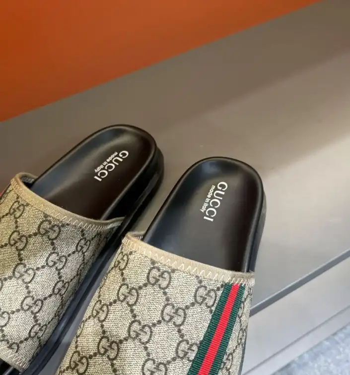 hype Gucci Slippers