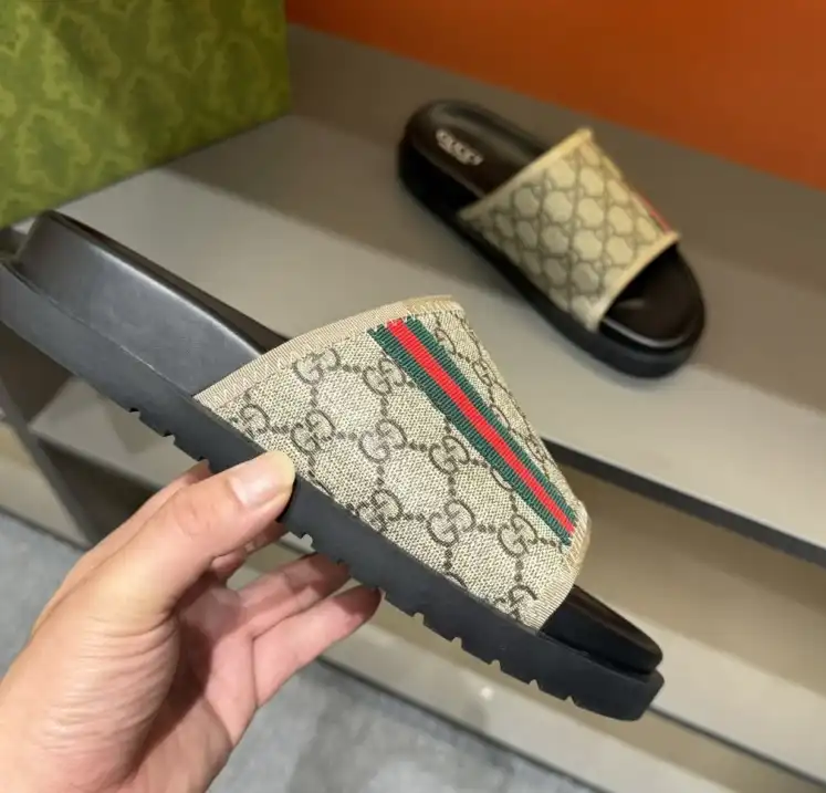 hype Gucci Slippers