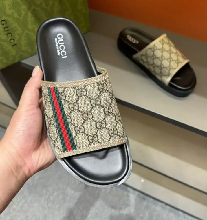 hype Gucci Slippers