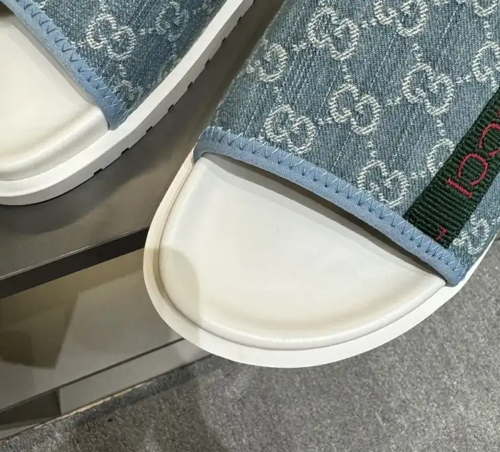 hype Gucci Slippers