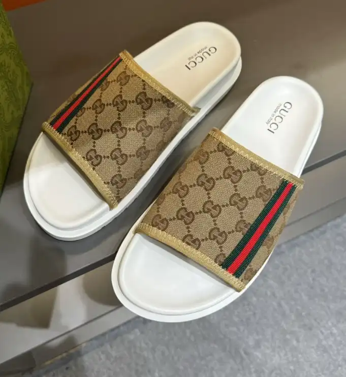 hype Gucci Slippers