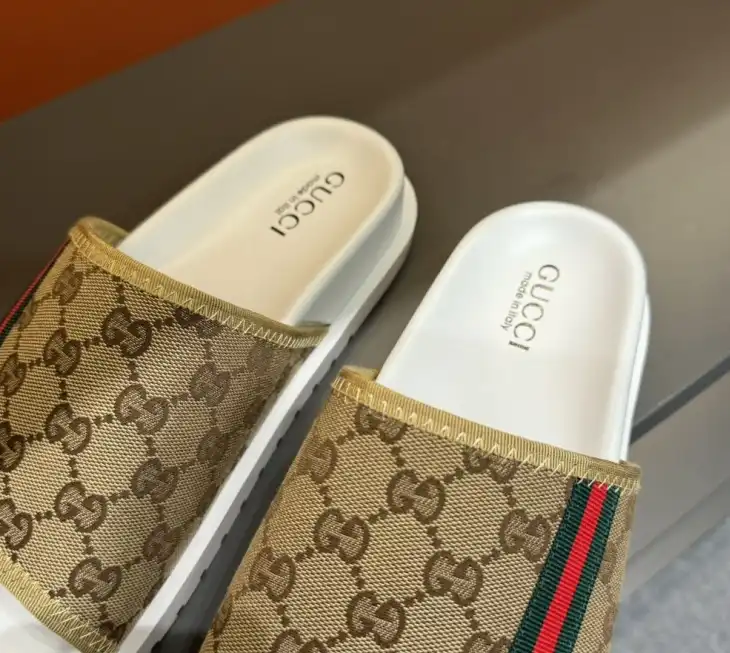 hype Gucci Slippers