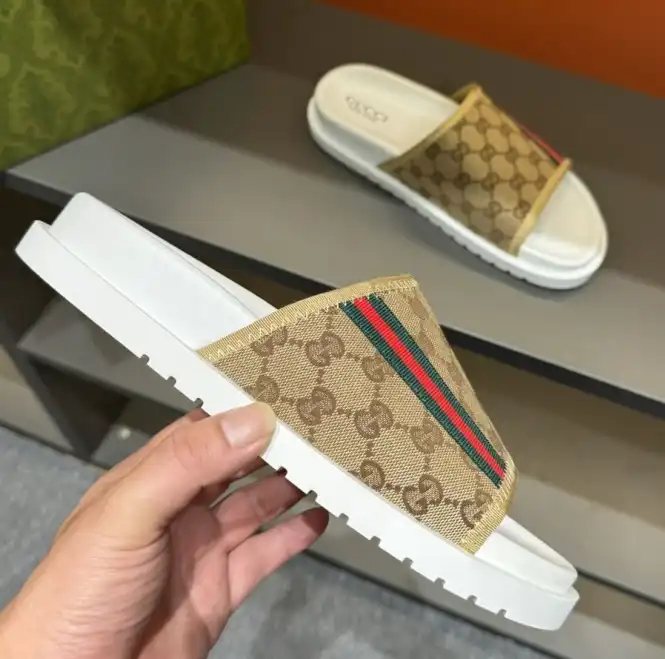 hype Gucci Slippers