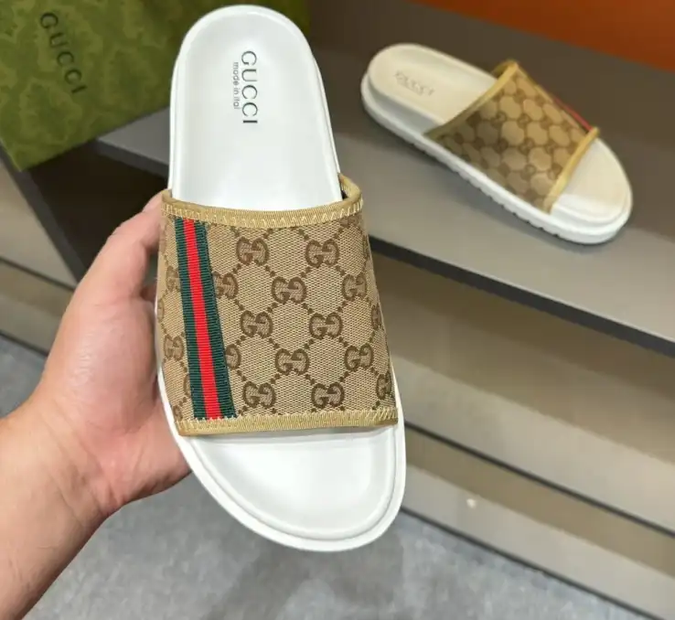 hype Gucci Slippers