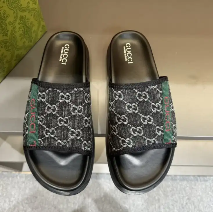 hype Gucci Slippers