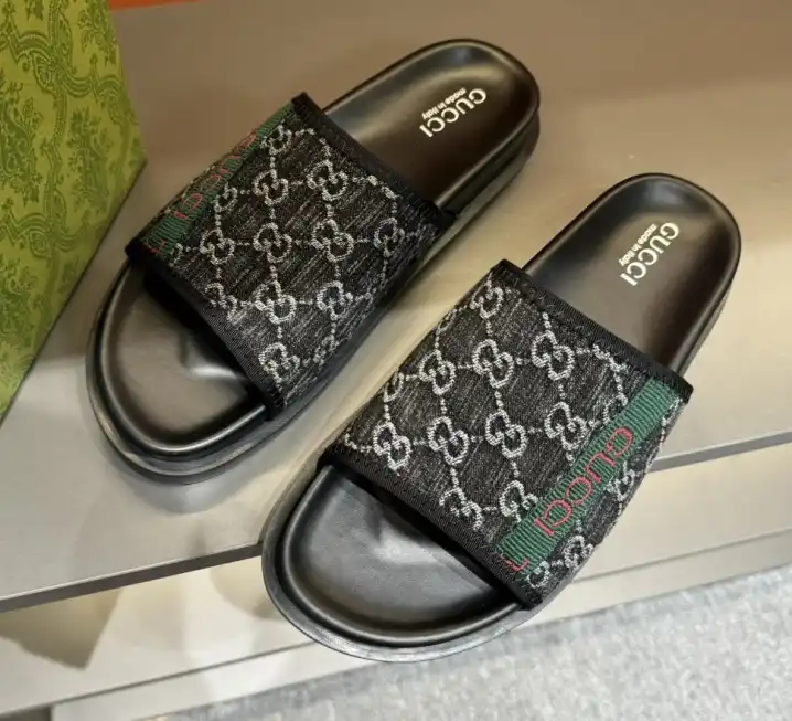 hype Gucci Slippers