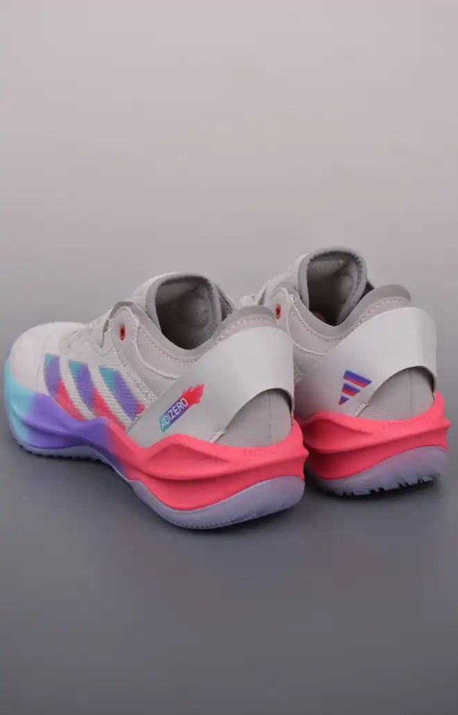 hype Adidas Sneakers