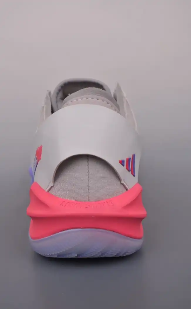 hype Adidas Sneakers