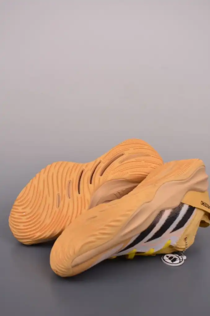 hype Adidas Sneakers