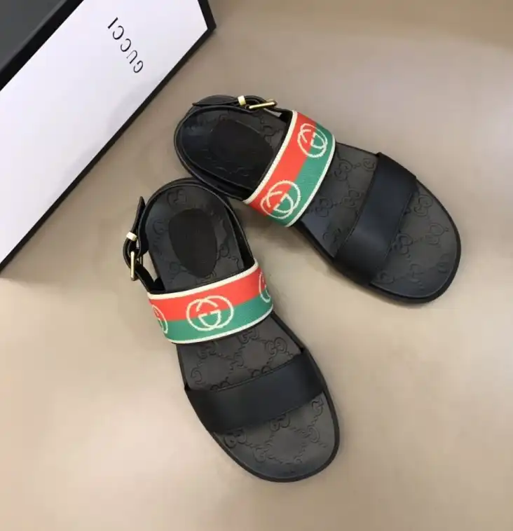 hype Gucci Slippers