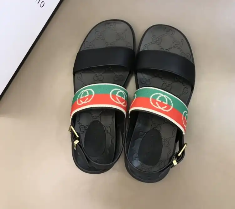 hype Gucci Slippers