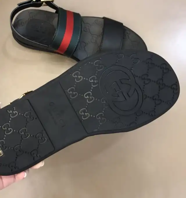 hype Gucci Slippers