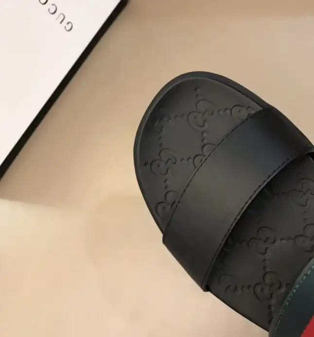 hype Gucci Slippers