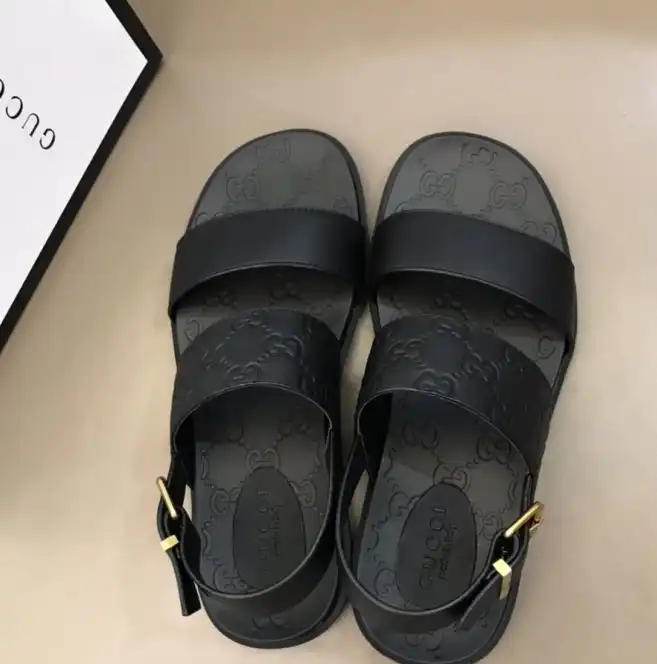 hype Gucci Slippers