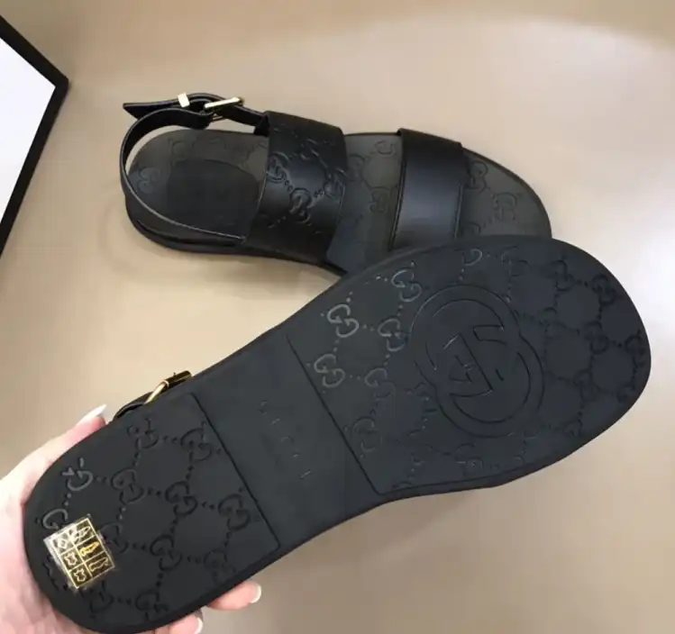 hype Gucci Slippers