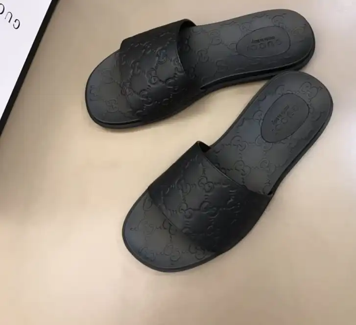 hype Gucci Slippers