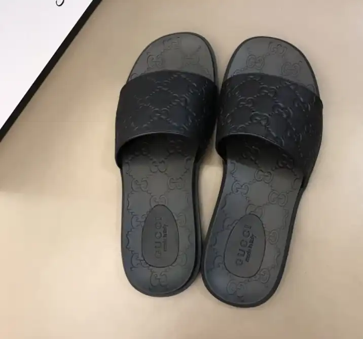 hype Gucci Slippers