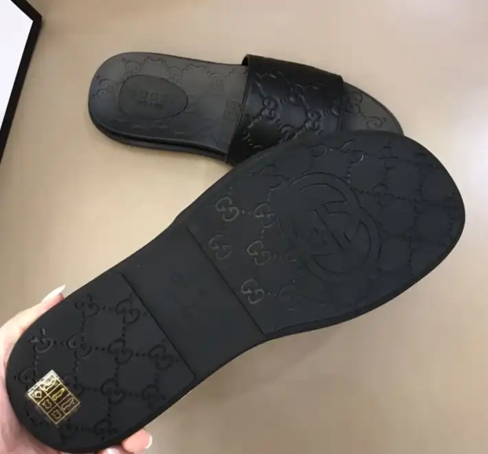 hype Gucci Slippers