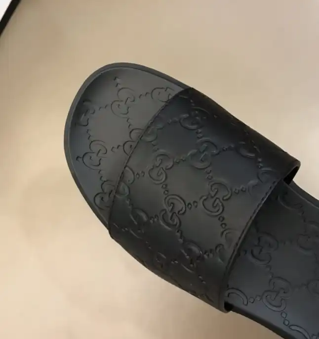 hype Gucci Slippers