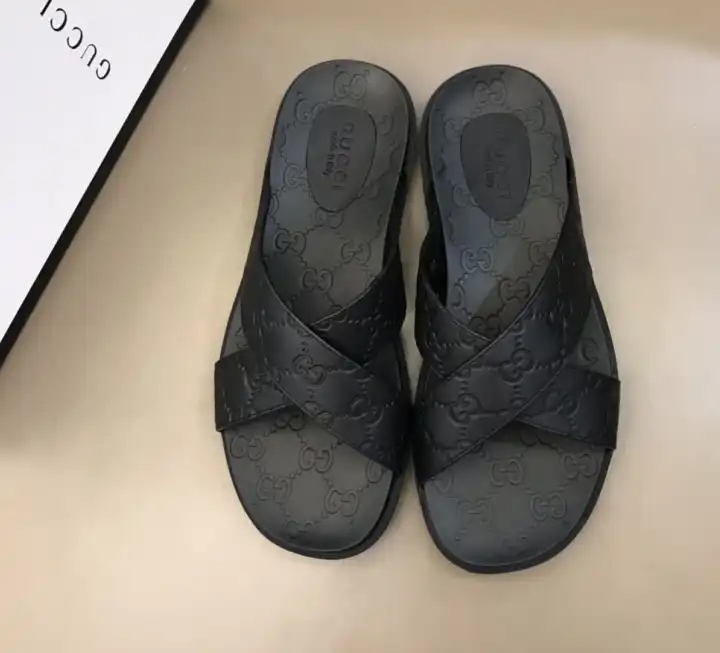 hype Gucci Slippers