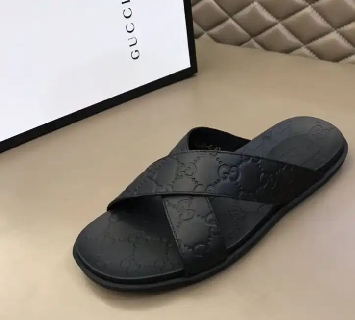 hype Gucci Slippers