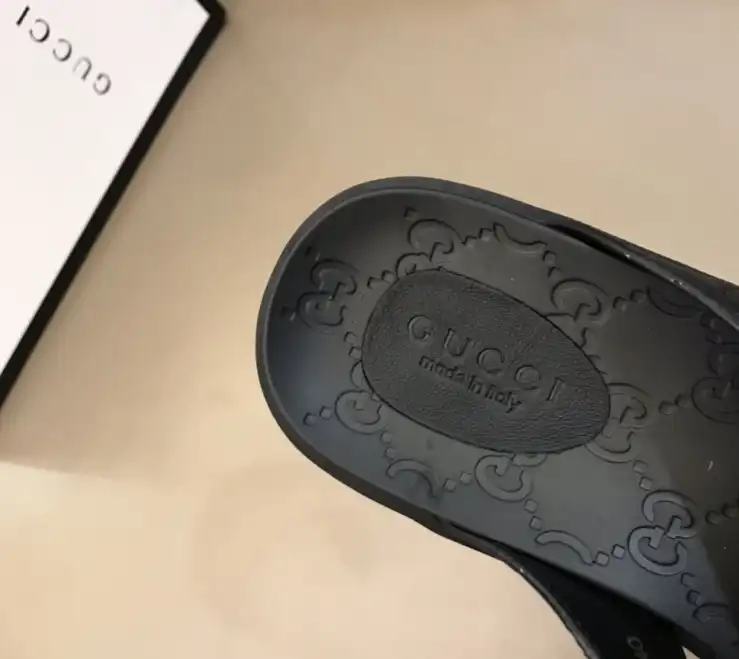 hype Gucci Slippers