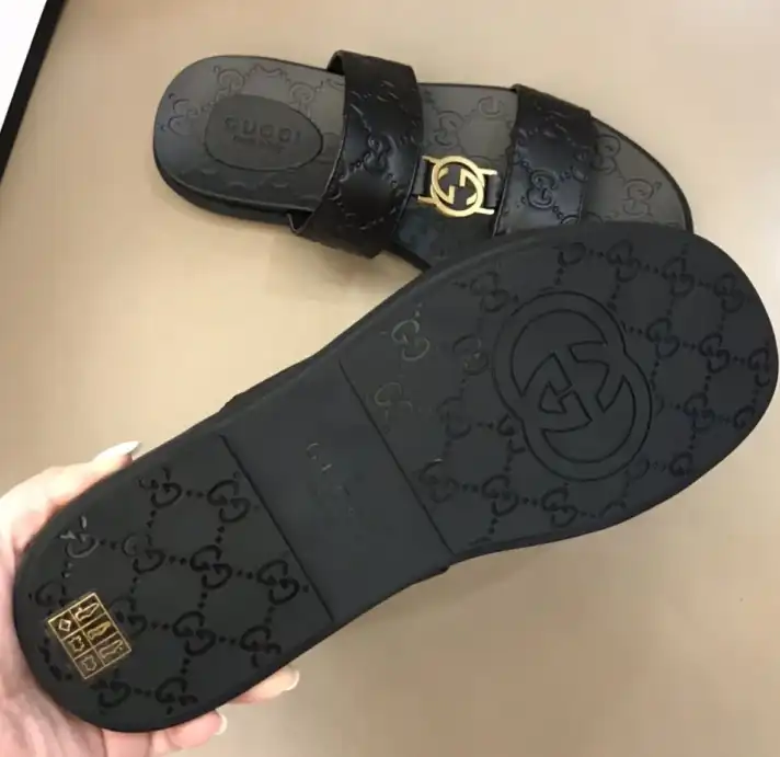 hype Gucci Slippers