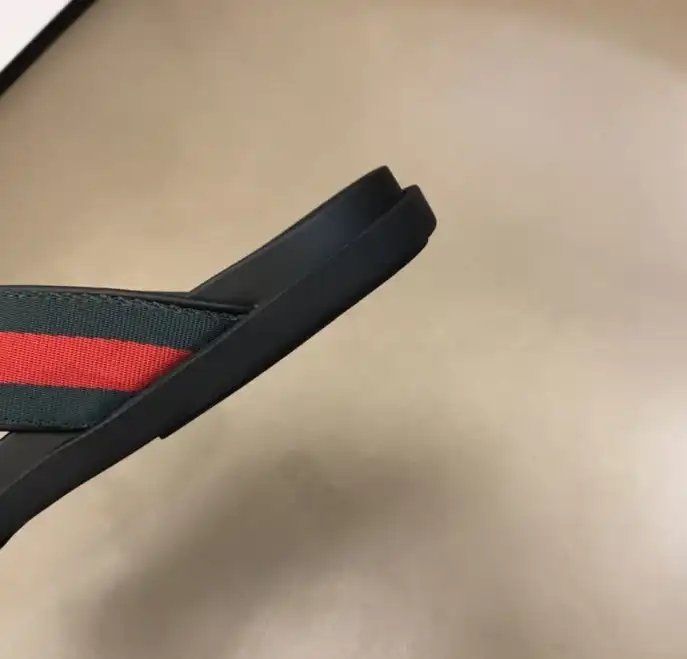 hype Gucci Slippers