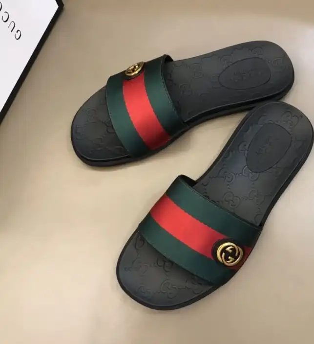 hype Gucci Slippers