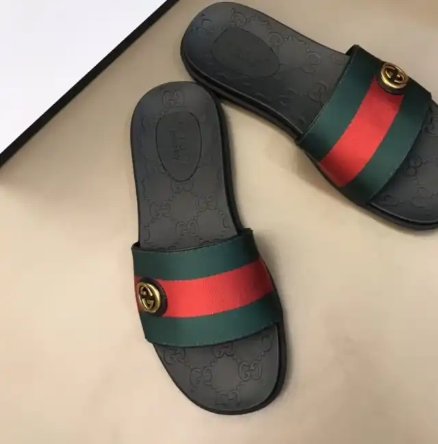 hype Gucci Slippers