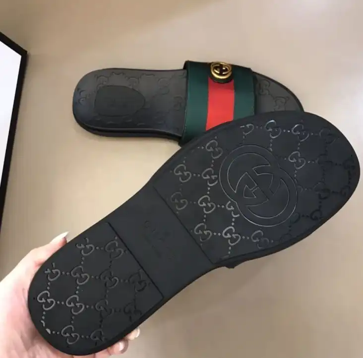 hype Gucci Slippers